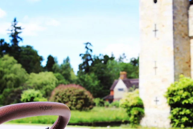 #babystyle #hybrid #leatherhandles #hybridstroller #british #sunny☀️ #goodvibes #outdoorlife #sunbath