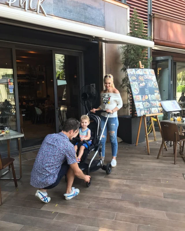 #Familyday #sundayfunday #weloveyou #pushchair 😍👪